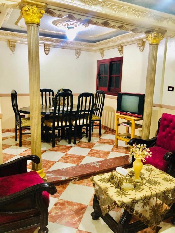 Apartment 2 Bedroom Apt Partial Sea View *
